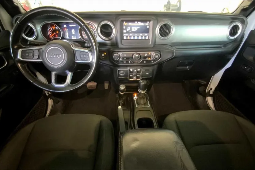 2021 Jeep Wrangler Unlimited Sahara photo 1