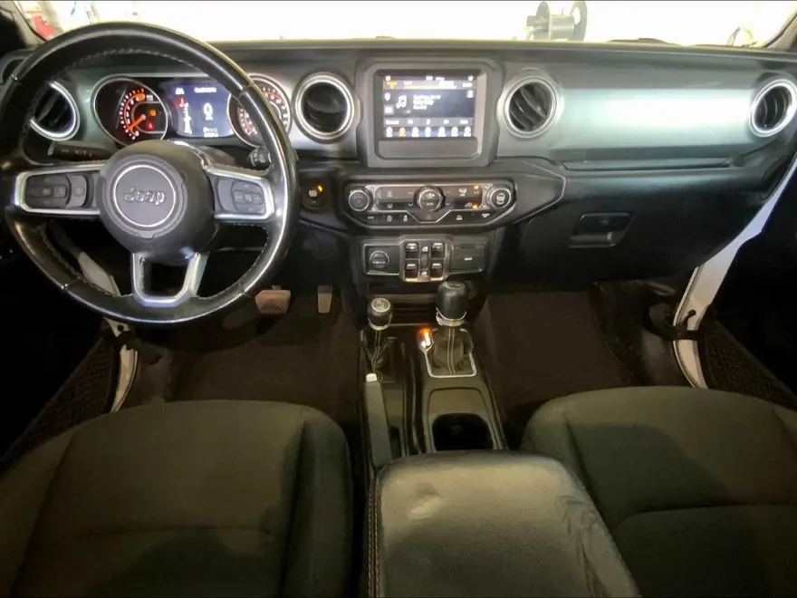 2021 Jeep Wrangler Unlimited Sahara photo 1
