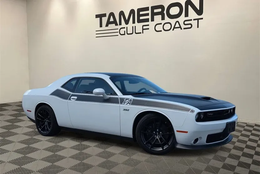2023 Dodge Challenger R/T Scat Pack photo 1