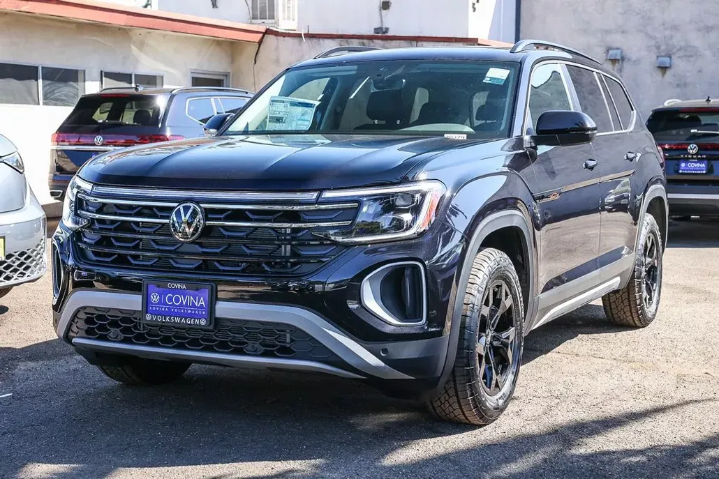 2026 Volkswagen Atlas Peak Edition SE photo 1