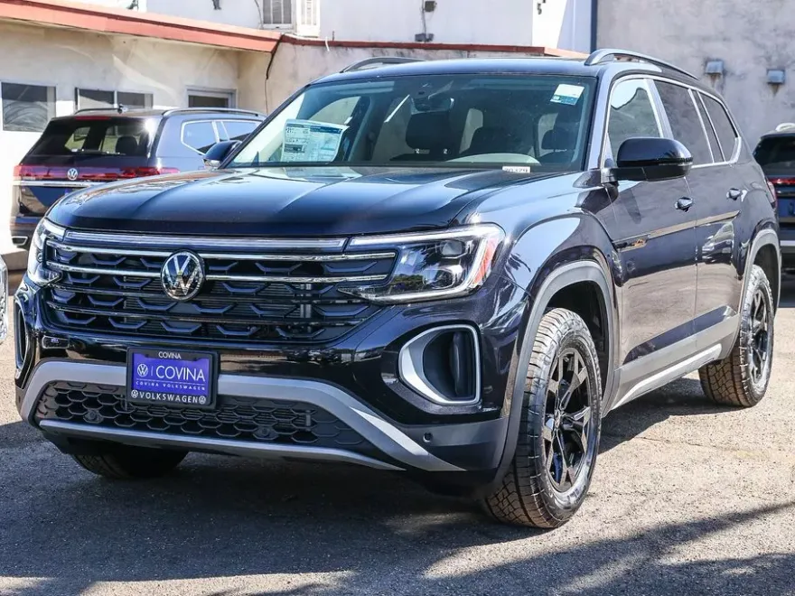 2026 Volkswagen Atlas Peak Edition SE photo 1