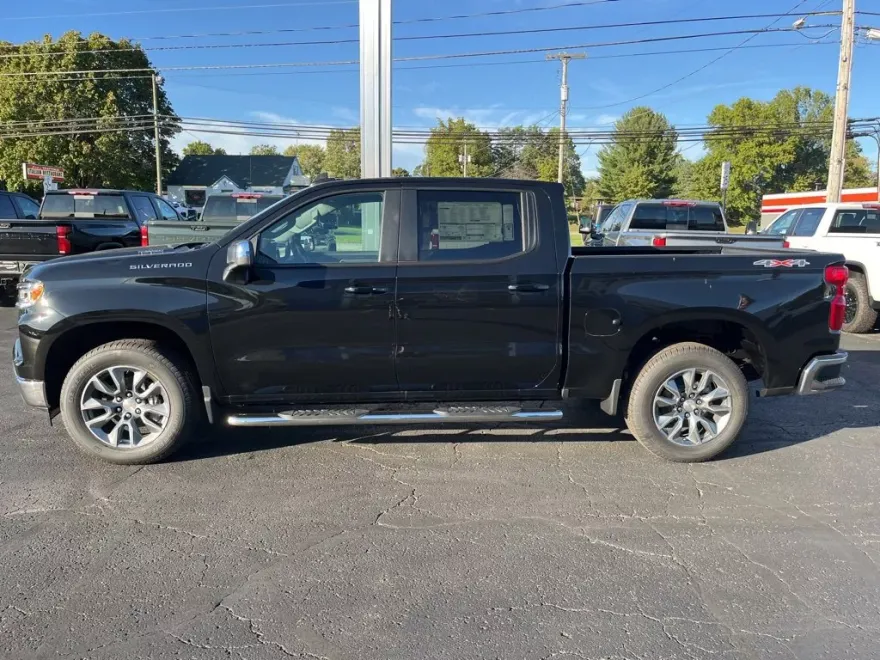2026 Chevrolet Silverado 1500 LT photo 1