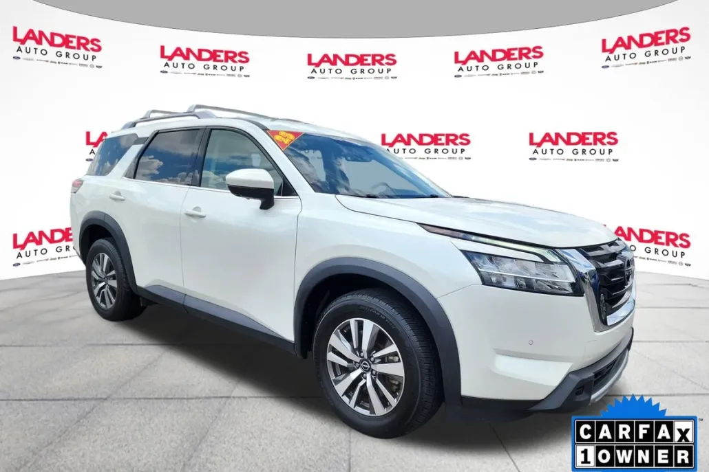 2023 Nissan Pathfinder SL photo 1
