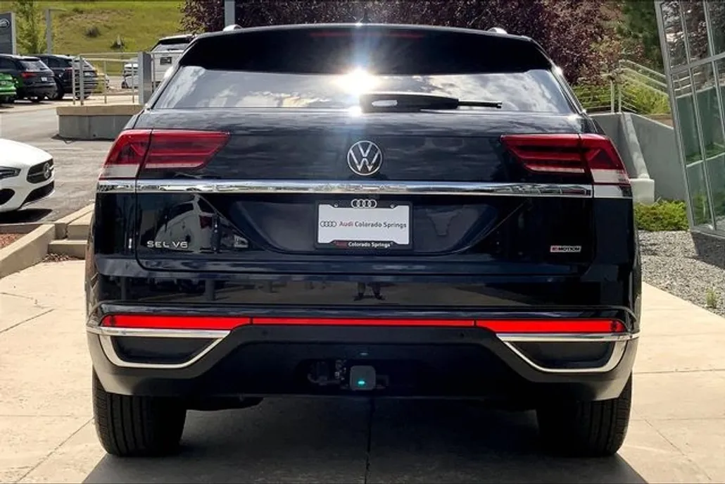 2022 Volkswagen Atlas Cross Sport V6 SEL photo 1