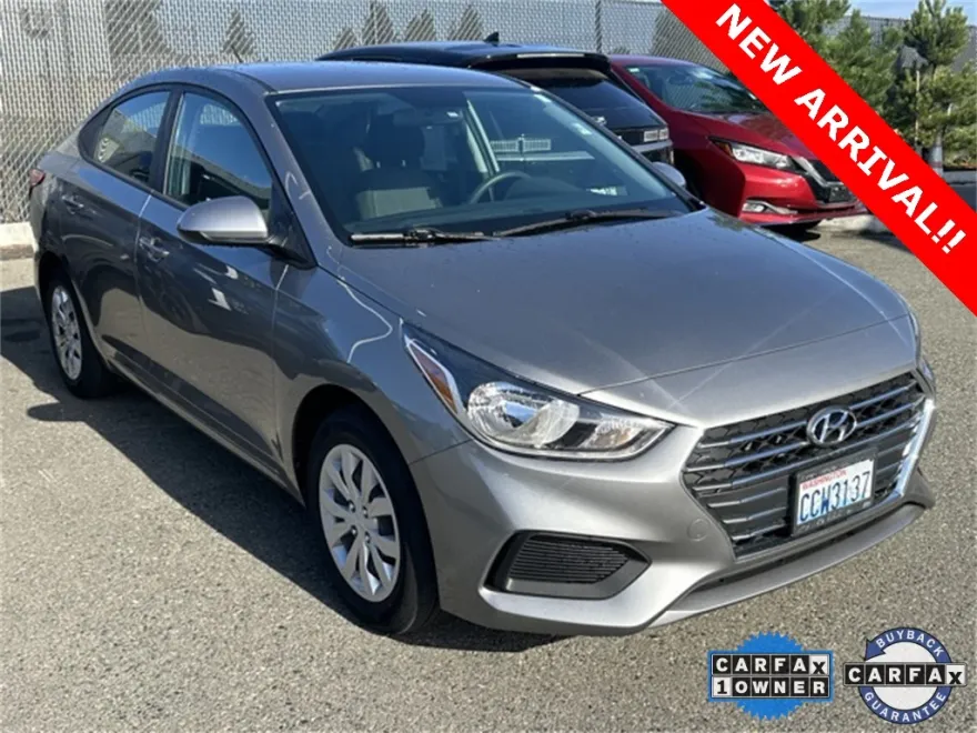 2022 Hyundai Accent SE photo 1