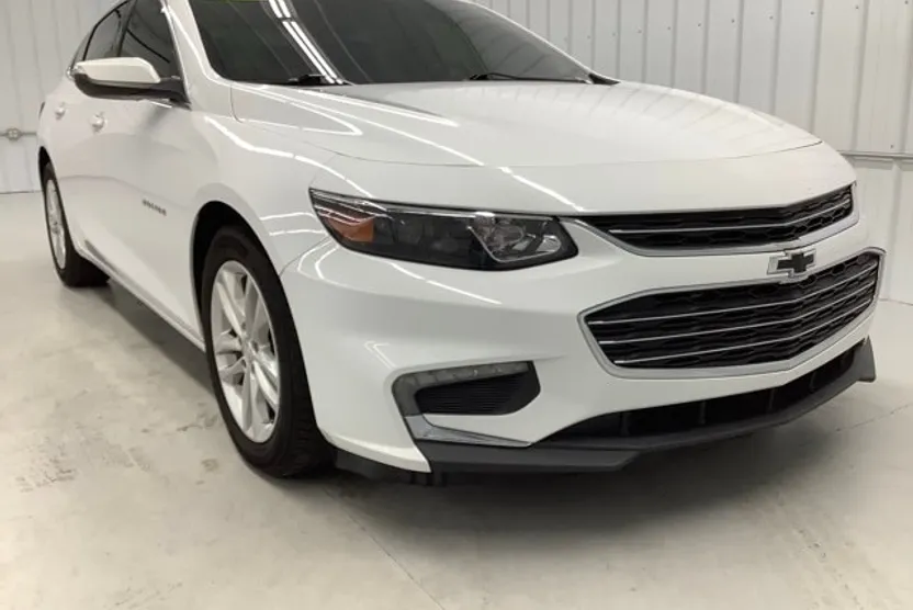 2018 Chevrolet Malibu 1LT photo 1