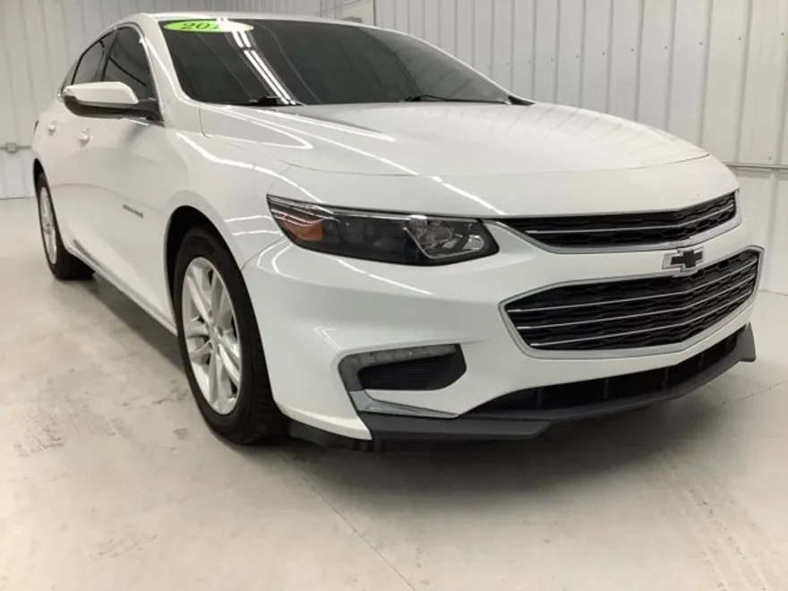 2018 Chevrolet Malibu 1LT photo 1