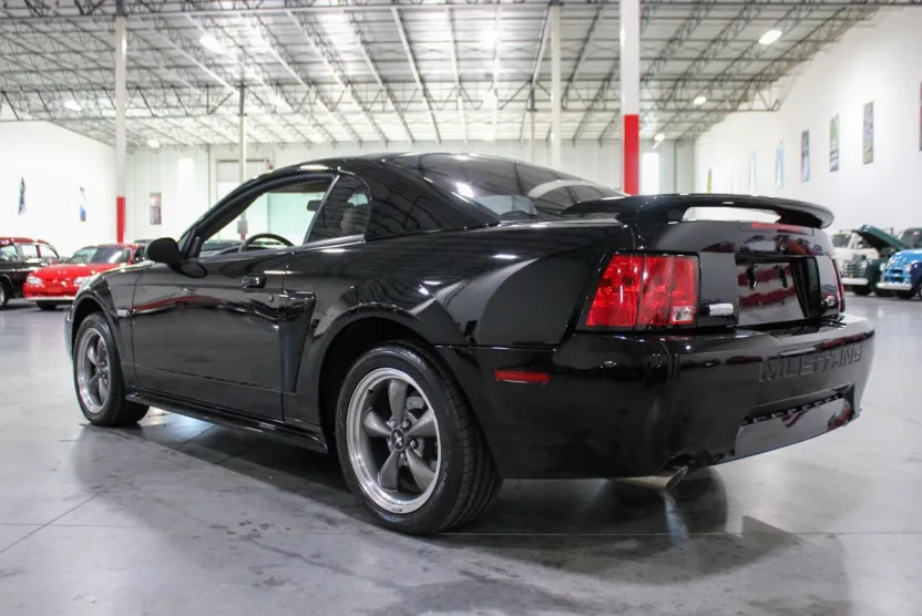2003 Ford Mustang GT Deluxe photo 1