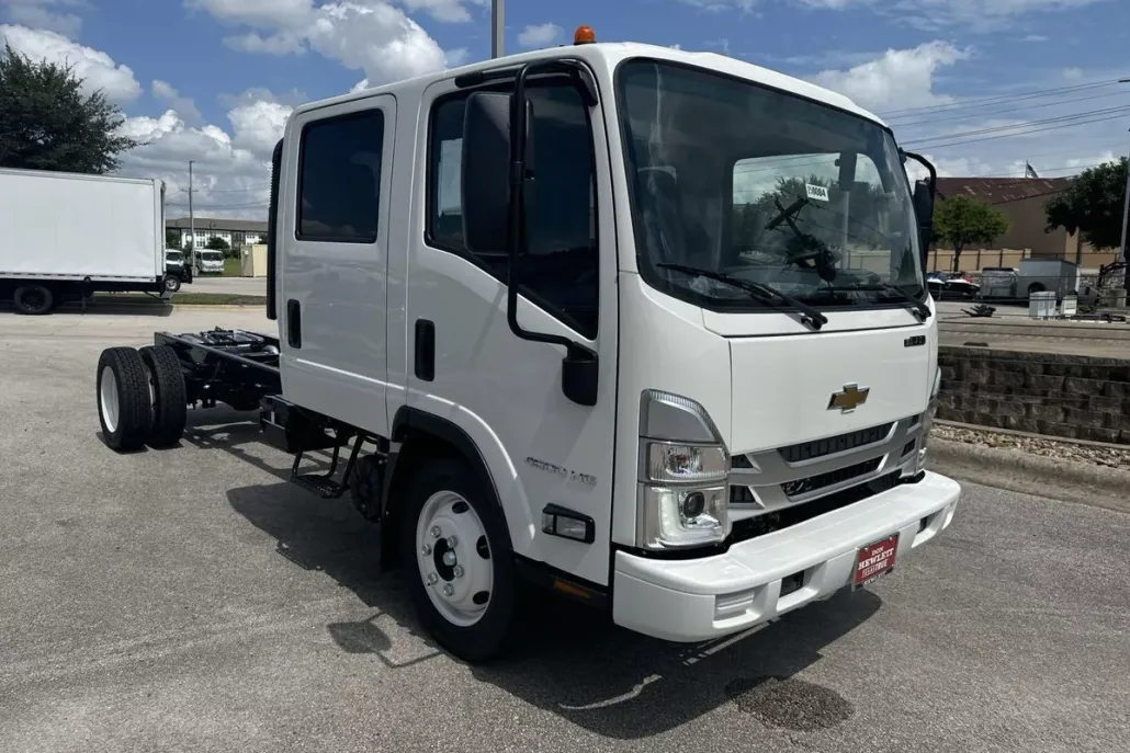 2025 Chevrolet Silverado 4500HD photo 1