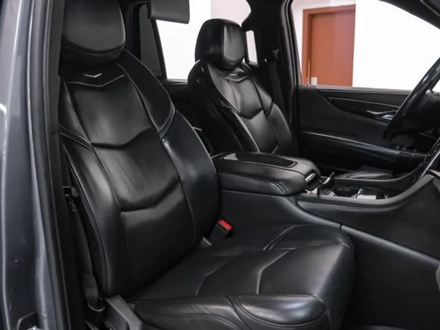 2020 Cadillac Escalade Platinum photo 25