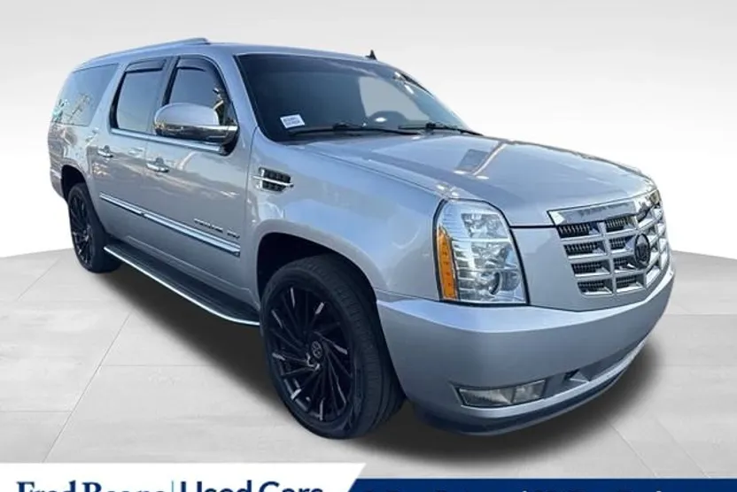2011 Cadillac Escalade ESV Luxury photo 1