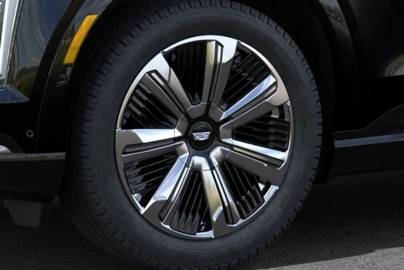 2025 Cadillac Escalade IQ Luxury photo 1