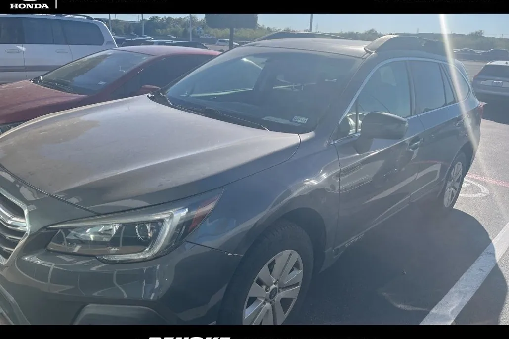2018 Subaru Outback 2.5i Premium photo 1
