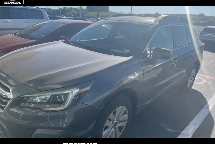 2018 Subaru Outback 2.5i Premium photo 1