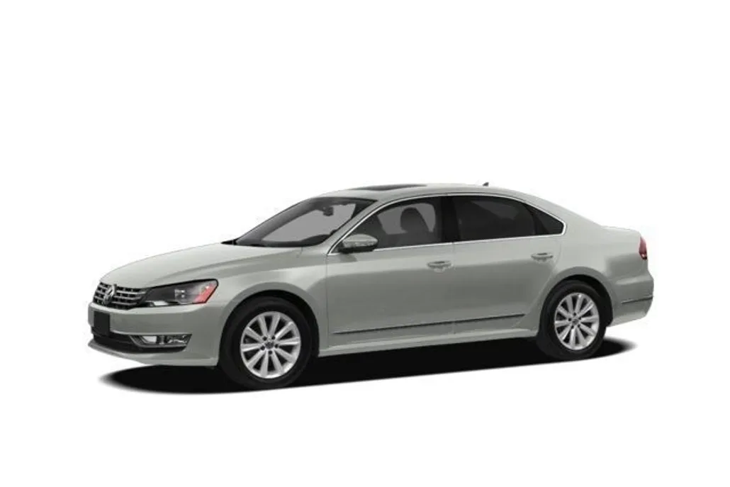 2013 Volkswagen Passat SE photo 1