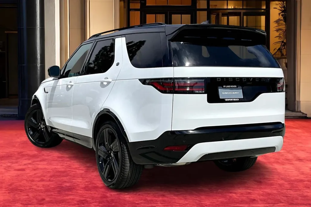 2025 Land Rover Discovery SE photo 1