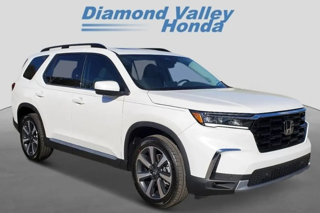 2025 Honda Pilot Touring photo 1
