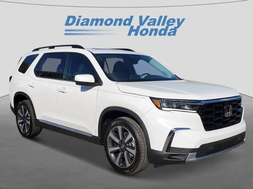 2025 Honda Pilot Touring photo 1