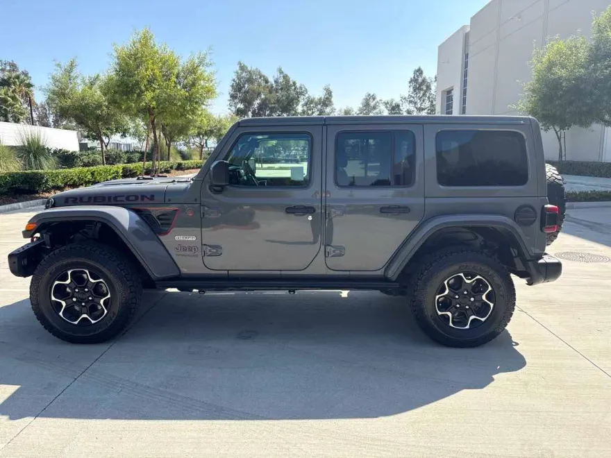 2020 Jeep Wrangler Unlimited Recon photo 1