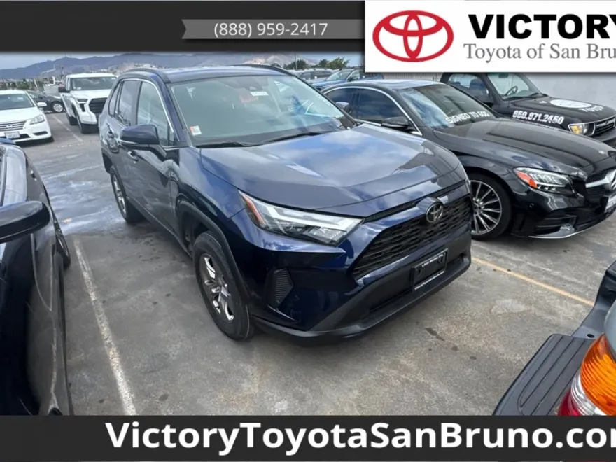 2023 Toyota RAV4 XLE photo 1