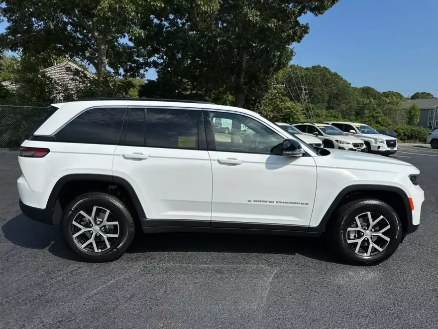 2025 Jeep Grand Cherokee Limited photo 1