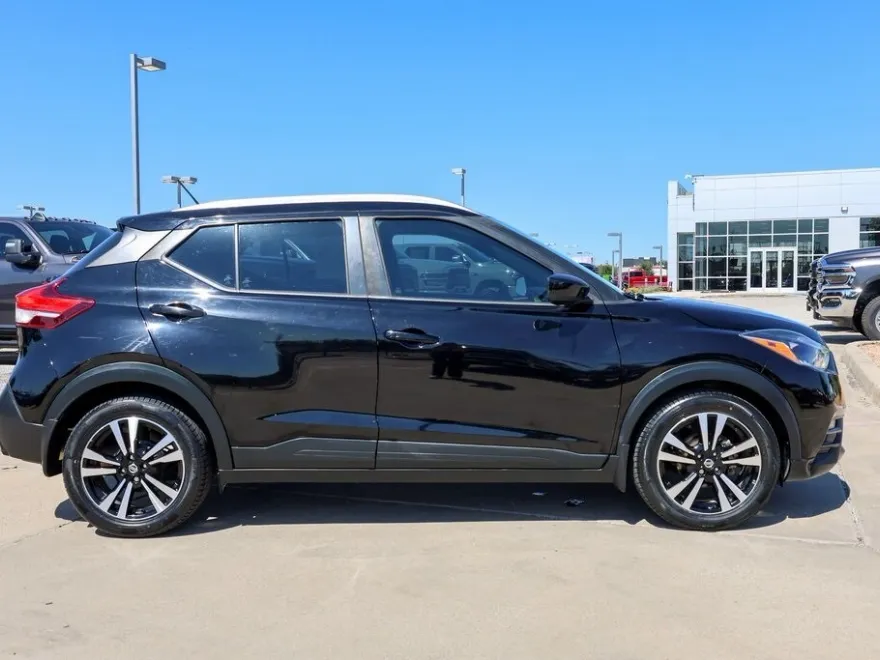 2018 Nissan Kicks SV photo 1