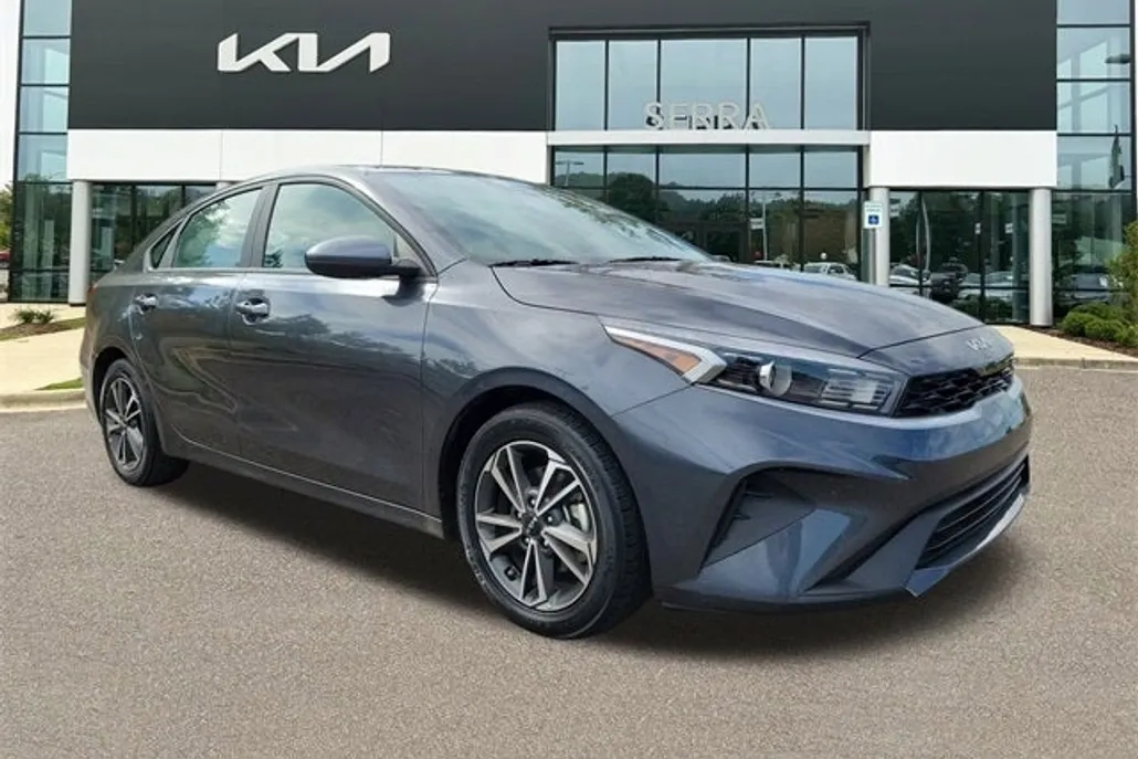 2024 Kia Forte LXS photo 1