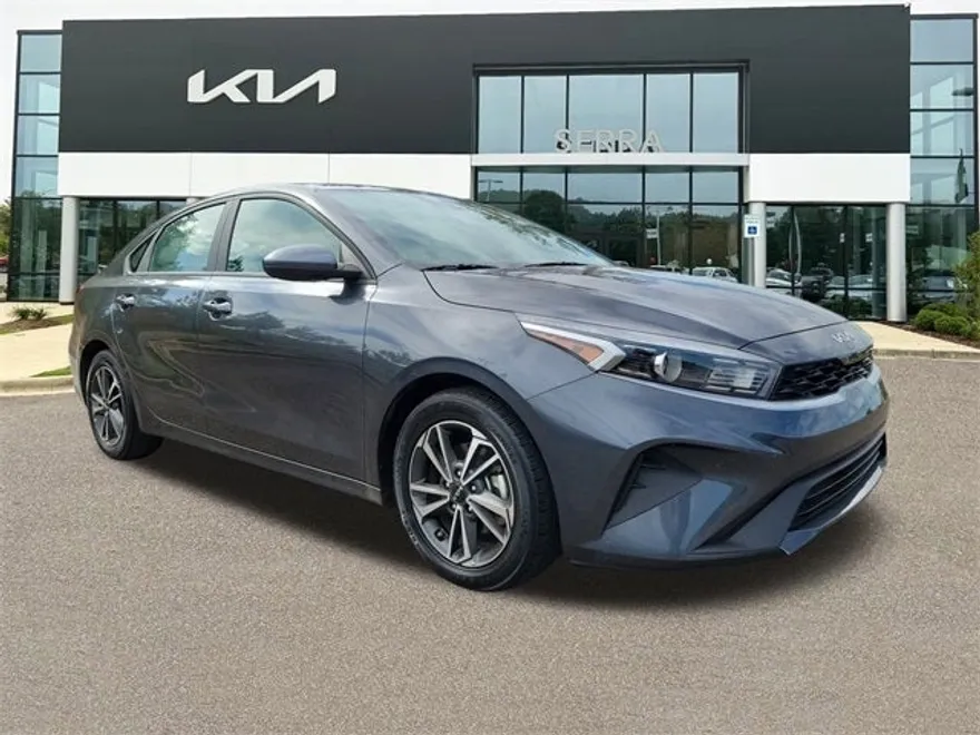 2024 Kia Forte LXS photo 1