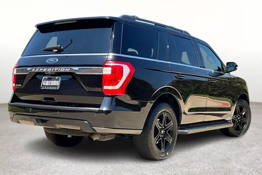 2020 Ford Expedition XLT photo 1