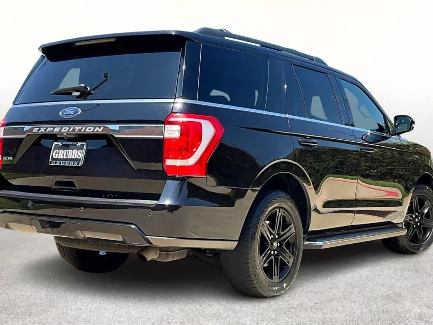 2020 Ford Expedition XLT photo 1