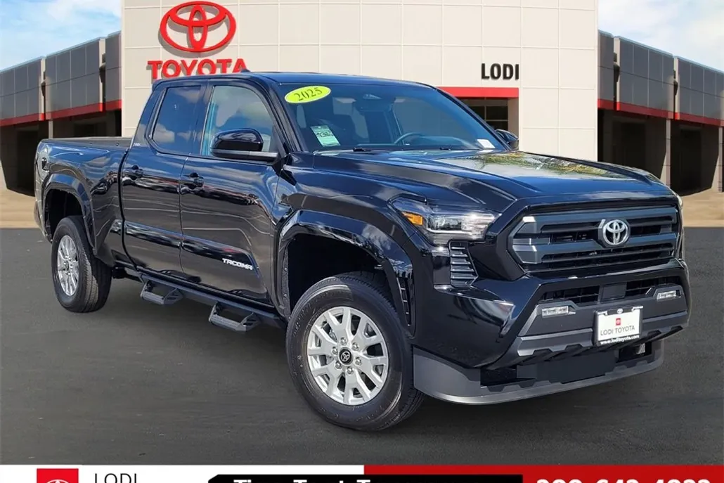 2025 Toyota Tacoma SR5 photo 1