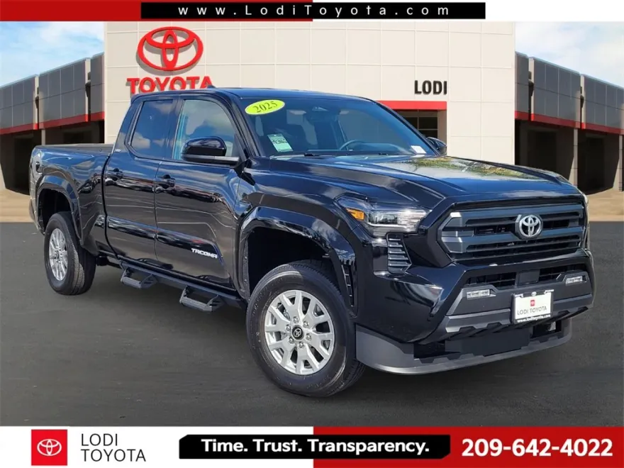 2025 Toyota Tacoma SR5 photo 1