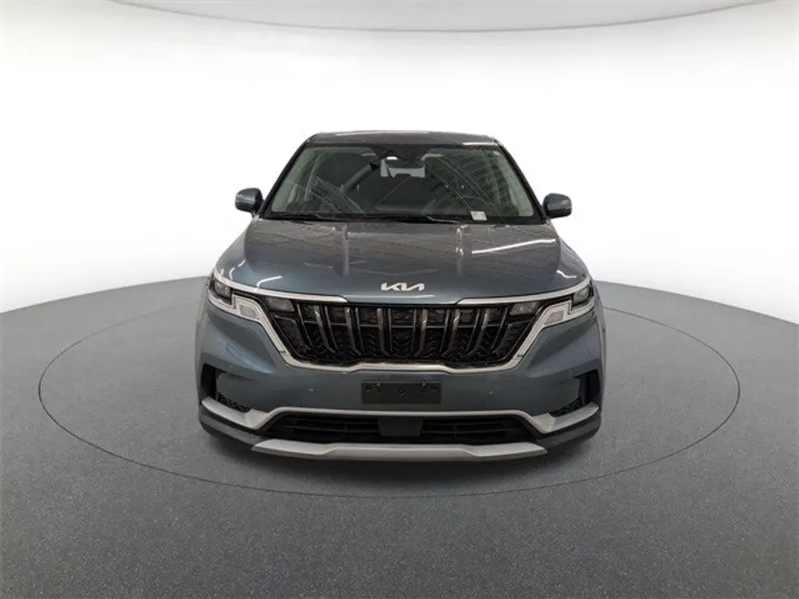 2024 Kia Carnival EX photo 1