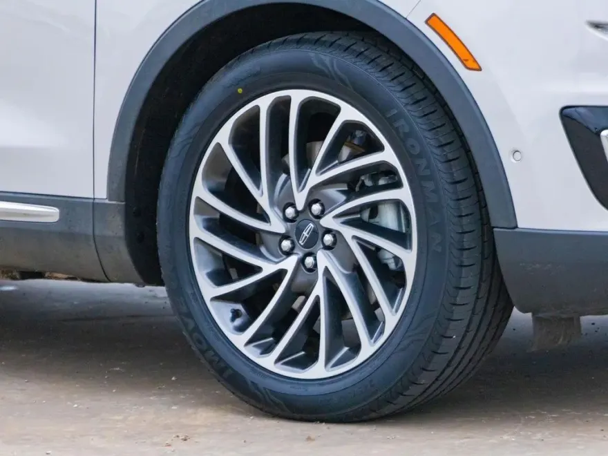 2019 Lincoln Nautilus Reserve photo 1