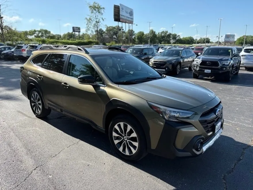 2023 Subaru Outback Limited photo 1