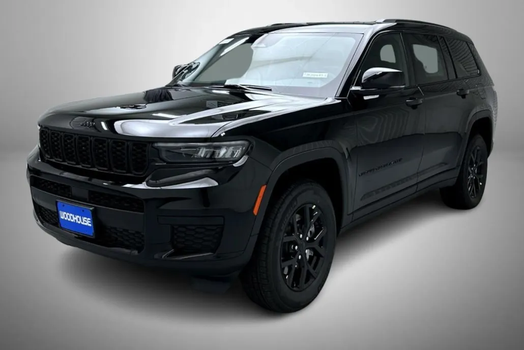 2025 Jeep Grand Cherokee Altitude photo 1