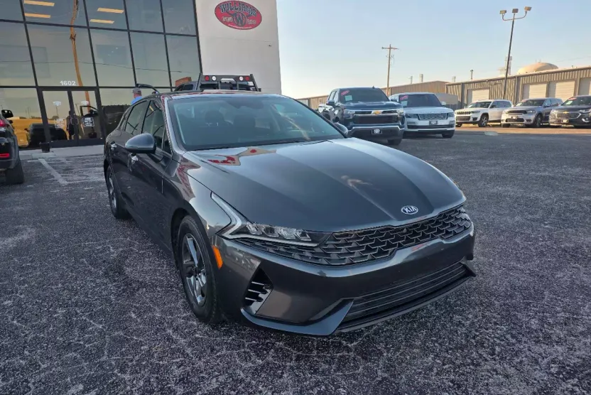 2021 Kia K5 LXS photo 1