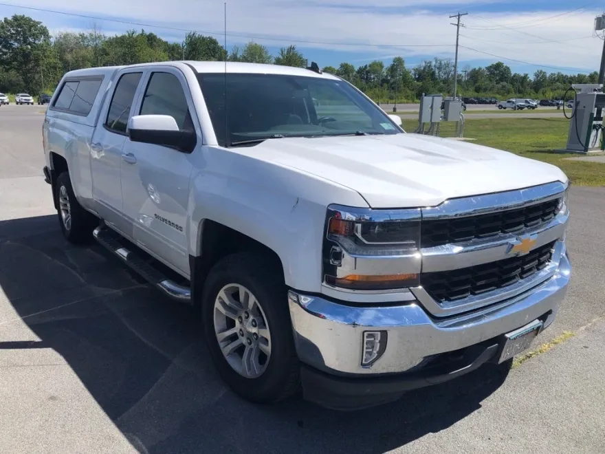 2019 Chevrolet Silverado 1500 LT photo 1