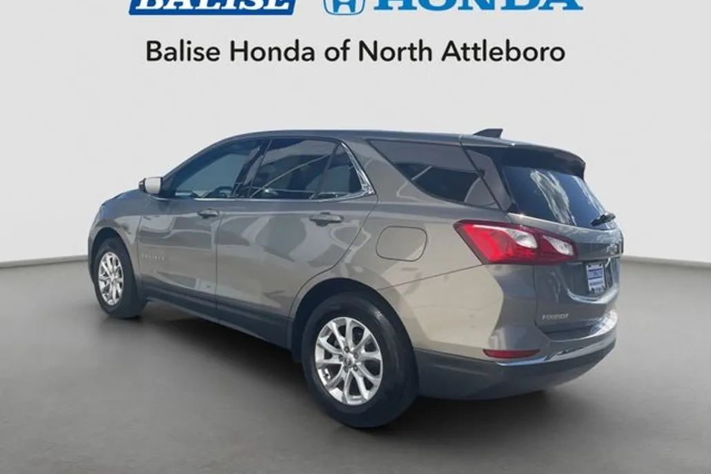 2018 Chevrolet Equinox LT photo 1