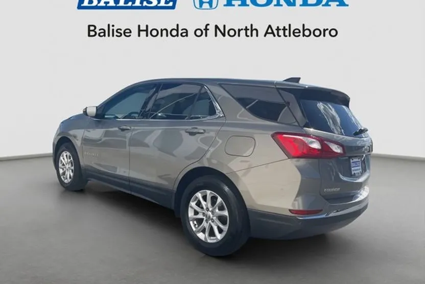2018 Chevrolet Equinox LT photo 1
