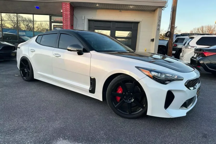 2019 Kia Stinger GT2 photo 1