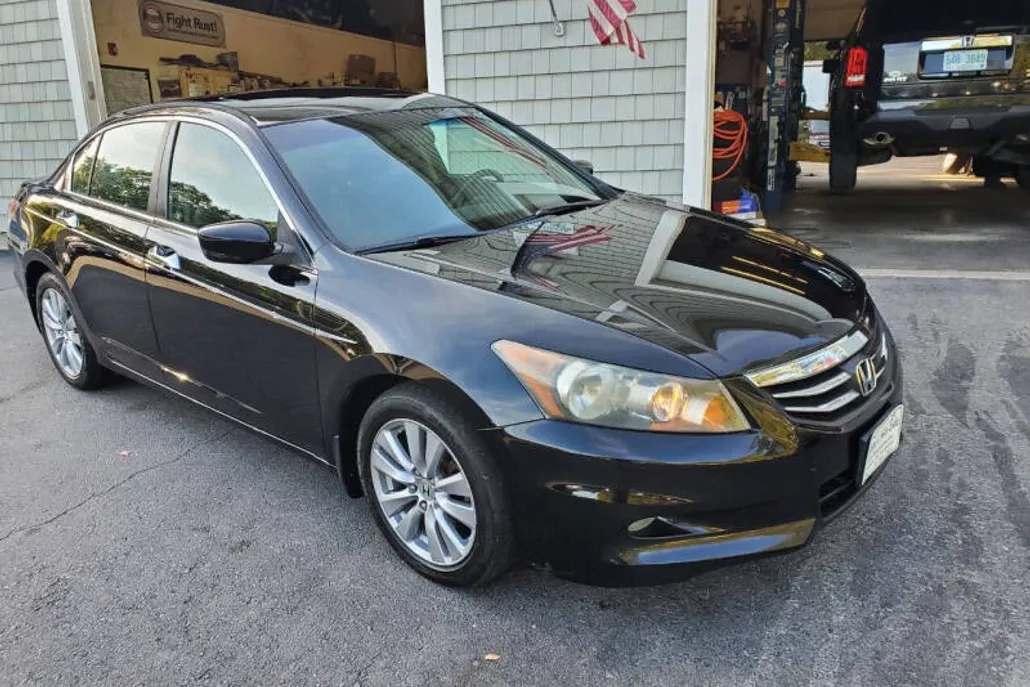 2011 Honda Accord EX-L V6 photo 1