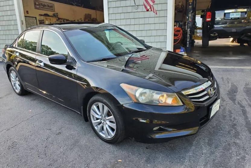 2011 Honda Accord EX-L V6 photo 1