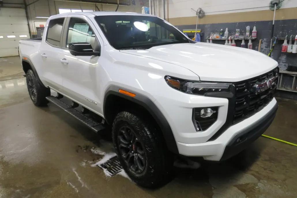 2025 Gmc Canyon Elevation photo 1