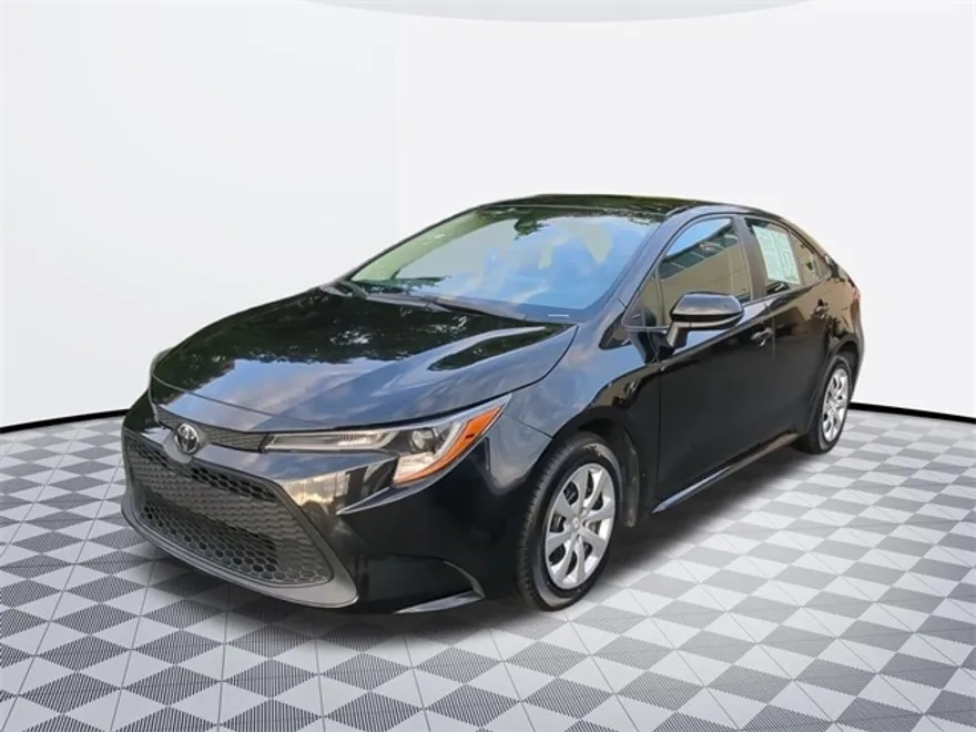 2022 Toyota Corolla LE photo 1