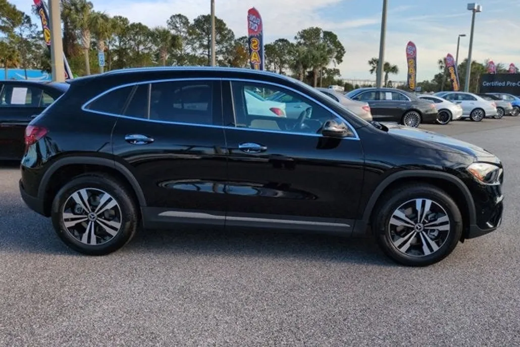 2025 Mercedes Benz GLA 250 photo 1