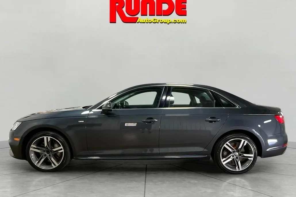 2017 Audi A4 Quattro Premium Plus photo 1