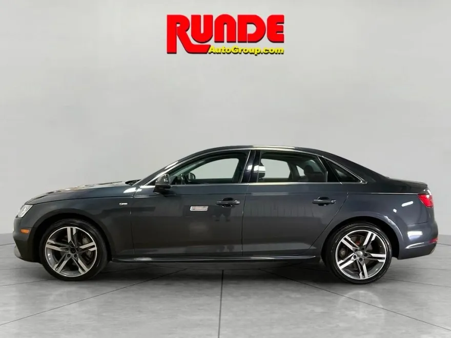 2017 Audi A4 Quattro Premium Plus photo 1