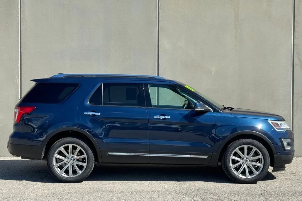 2017 Ford Explorer Limited photo 1