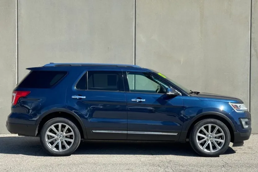2017 Ford Explorer Limited photo 1